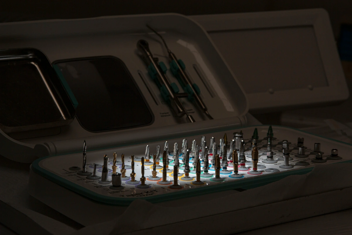 implant dentar Vaslui trusă chirurgicală Elite BioDental